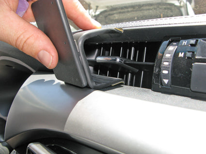 Brodit ProClip 855175 voor Toyota HiLux 2016-2026 - montagepositie op dashboard