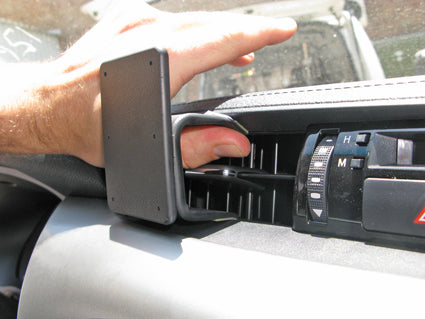 Brodit ProClip 855175 voor Toyota HiLux 2016-2026 - detail van dashboardmontage
