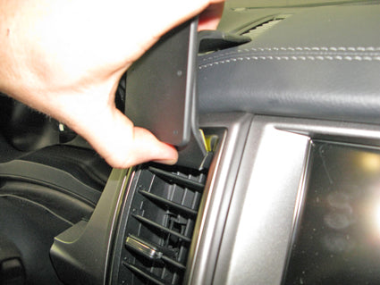 Brodit ProClip 855182 voor Ford Ranger Wildtrak 2016-2022 en Ford Ranger Raptor 2019-2022 - detail van dashboardmontage