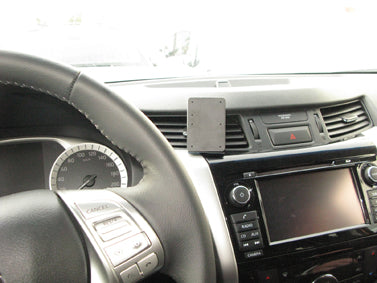Brodit ProClip 855196 voor Nissan Navara 2016-2023 en Renault Alaskan 2016-2018 - installatiepositie