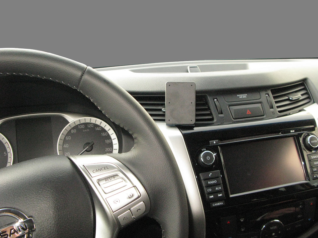Brodit ProClip 855196 voor Nissan Navara 2016-2023 en Renault Alaskan 2016-2018 - productfoto zwarte ABS montagebasis