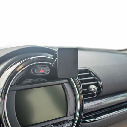 Brodit ProClip 855212 voor Mini Clubman 2016-2023 - detail van dashboardmontage