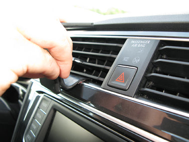 Brodit ProClip 855218 voor Volkswagen Tiguan 2017-2024 - montagepositie op dashboard