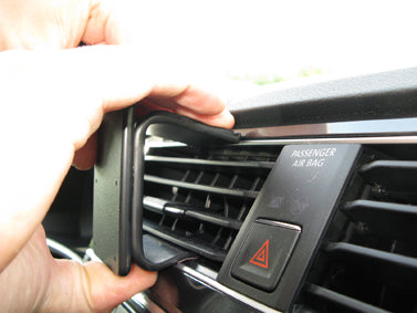 Brodit ProClip 855218 voor Volkswagen Tiguan 2017-2024 - ProClip geplaatst in het voertuig