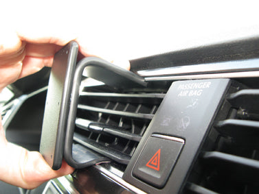 Brodit ProClip 855218 voor Volkswagen Tiguan 2017-2024 - detail van dashboardmontage