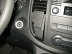Brodit ProClip 855220 voor Mercedes Benz Vito 2015-2023 - productfoto zwarte ABS montagebasis