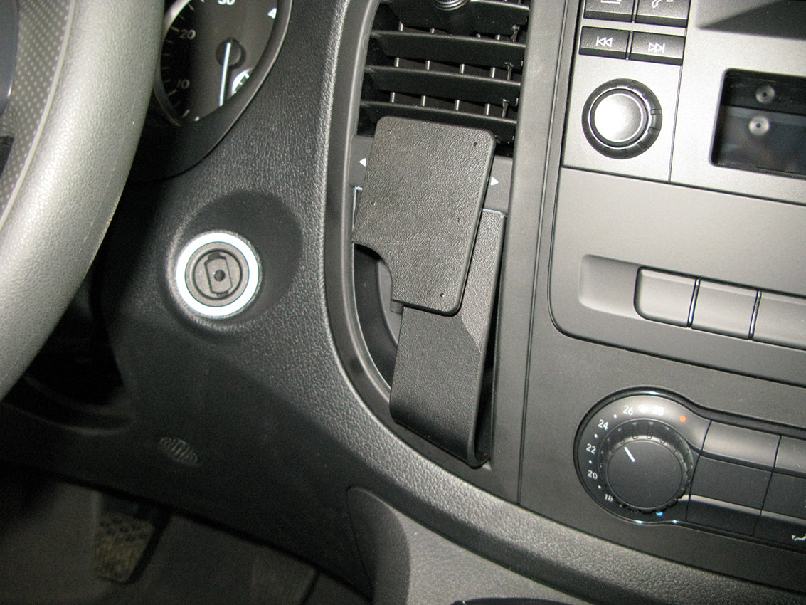 Brodit ProClip 855220 voor Mercedes Benz Vito 2015-2023 - productfoto zwarte ABS montagebasis