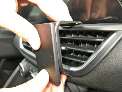 Brodit ProClip 855253 voor Alfa Romeo Giulia 2017-2025 - ProClip geplaatst in het voertuig