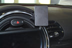 Brodit ProClip 855272 voor Mini Clubman 2016-2023 - detail van dashboardmontage