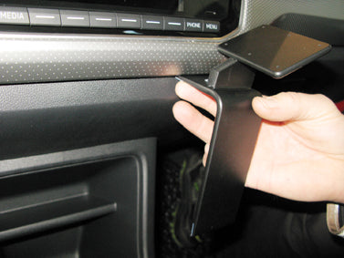 Brodit ProClip 855282 voor Seat Mii 2017-2022, Skoda Citigo 2017-2022 en Volkswagen UP 2017-2022 - ProClip geplaatst in het voertuig