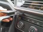 Brodit ProClip 855316 voor Volkswagen Atlas 2018-2023 - montagepositie op dashboard