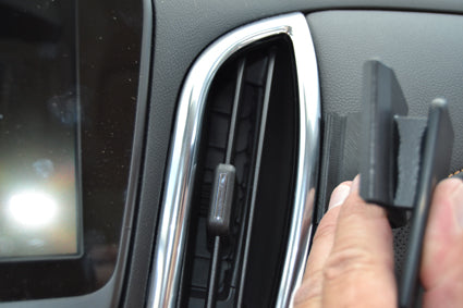 Brodit ProClip 855318 voor Chevrolet Equinox 2018-2024 - montagepositie op dashboard