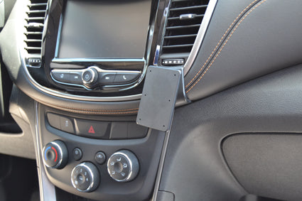 Brodit ProClip 855320 voor Chevrolet Trax 2017-2023 - detail van dashboardmontage