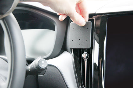 Brodit ProClip 855326 voor Volvo XC60 2018-2026, Volvo V60 2019-2026 en Volvo S60 2019-2025 - montagepositie op dashboard