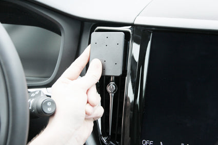 Brodit ProClip 855326 voor Volvo XC60 2018-2026, Volvo V60 2019-2026 en Volvo S60 2019-2025 - ProClip geplaatst in het voertuig