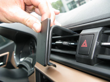 Brodit ProClip 855341 voor Seat Ibiza 2018-2021 en Seat Arona 2018-2021 - montagepositie op dashboard