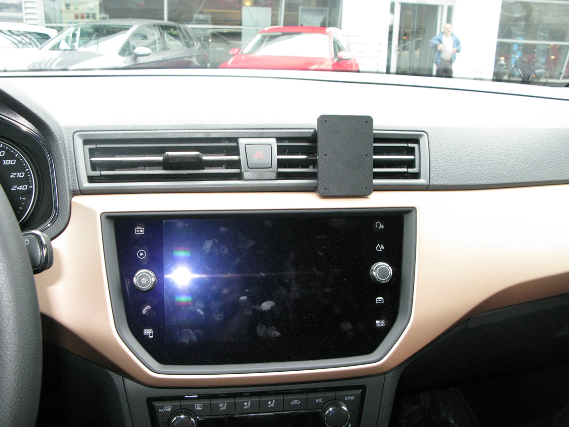 Brodit ProClip 855341 voor Seat Ibiza 2018-2021 en Seat Arona 2018-2021 - montagefoto 6