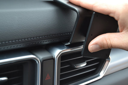 Brodit ProClip 855350 voor Mazda CX-5 2017-2020 - montagepositie op dashboard
