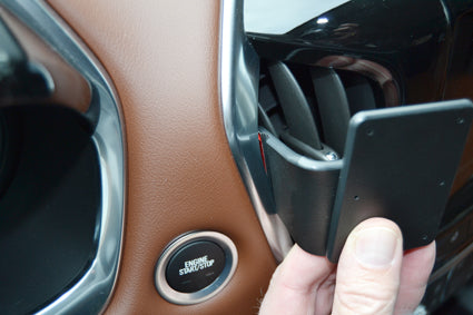 Brodit ProClip 855361 voor Chevrolet Traverse 2018-2023 - montagepositie op dashboard