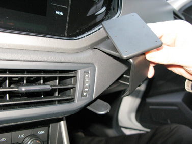 Brodit ProClip 855384 voor Volkswagen Polo 2018-2025 - ProClip geplaatst in het voertuig