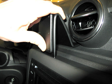 Brodit ProClip 855395 voor Dacia Duster 2018-2022 - ProClip geplaatst in het voertuig