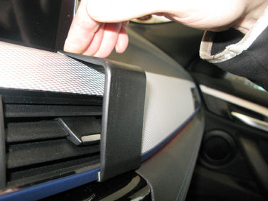 Brodit ProClip 855400 voor BMW X2 F39 2018-2022 - detail van dashboardmontage