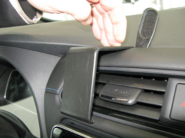 Brodit ProClip 855403 voor Nissan Leaf 2018-2025 - ProClip geplaatst in het voertuig