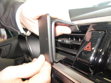 Brodit ProClip 855406 voor Subaru Outback 2015-2019 en Subaru Outback 2015-2020 - ProClip geplaatst in het voertuig