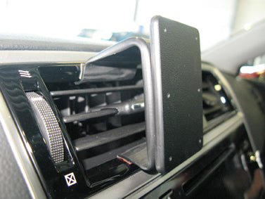 Brodit ProClip 855406 voor Subaru Outback 2015-2019 en Subaru Outback 2015-2020 - detail van dashboardmontage