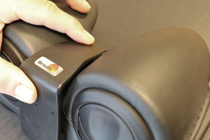 Brodit ProClip 855407 voor Lotus Exige 2012-2021 en Lotus Elise 2012-2021 - detail van dashboardmontage