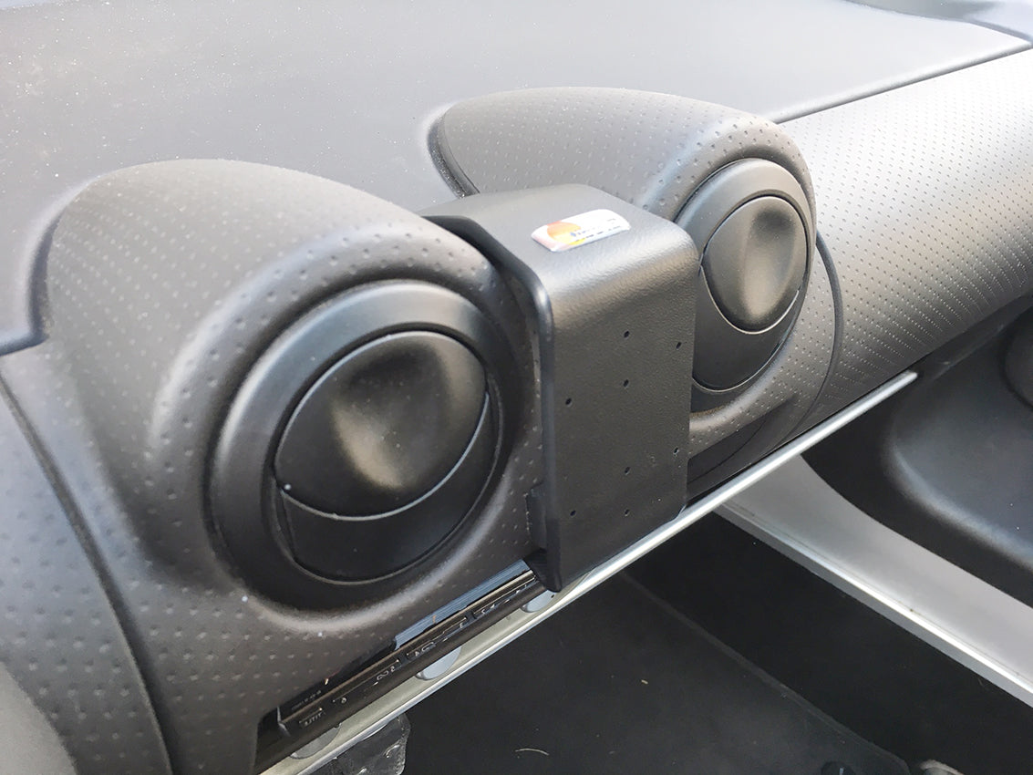 Brodit ProClip 855407 voor Lotus Exige 2012-2021 en Lotus Elise 2012-2021 - montagefoto 6
