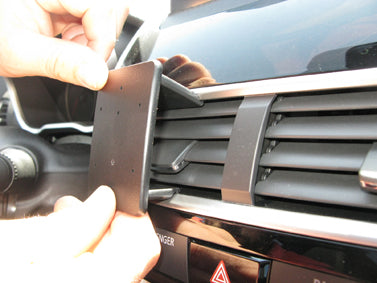 Brodit ProClip 855409 voor Mitsubishi Eclipse Cross 2018-2026 - ProClip geplaatst in het voertuig