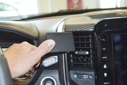 Brodit ProClip 855417 voor Dodge Ram Pick Up 1500 2019-2026 en Ram Pick Up 1500 2019-2026 - ProClip geplaatst in het voertuig