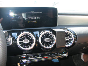Brodit ProClip 855423 voor Mercedes Benz CLA-Class 2019-2025 en Mercedes Benz A-Class 2018-2025 - installatiepositie