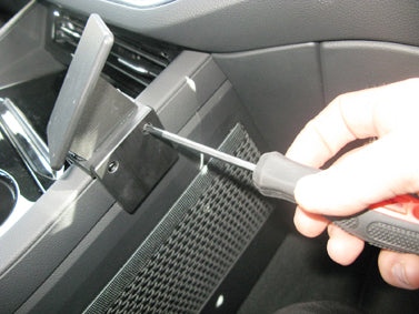 Brodit ProClip 855424 voor Volkswagen Touareg 2019-2023 - detail van dashboardmontage