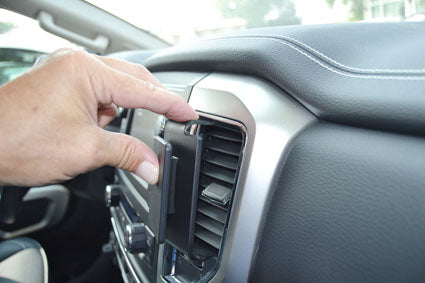 Brodit ProClip 855426 voor Nissan Titan 2016-2024 - detail van dashboardmontage