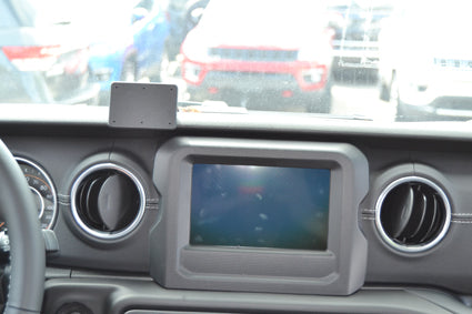 Brodit ProClip 855431 voor Jeep Wrangler 2018-2023, Jeep JL 2019-2023 en Jeep Gladiator 2020-2023 - detail van dashboardmontage