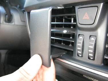 Brodit ProClip 855449 voor Ford Kuga 2020-2026 en Ford Focus 2019-2025 - ProClip geplaatst in het voertuig
