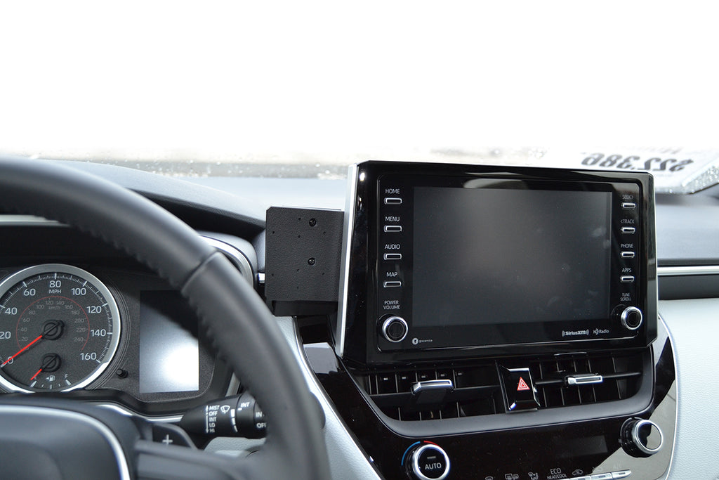 Brodit ProClip 855453 voor Suzuki Swace 2021-2024 en Toyota Corolla 2019-2026 - montagefoto 6