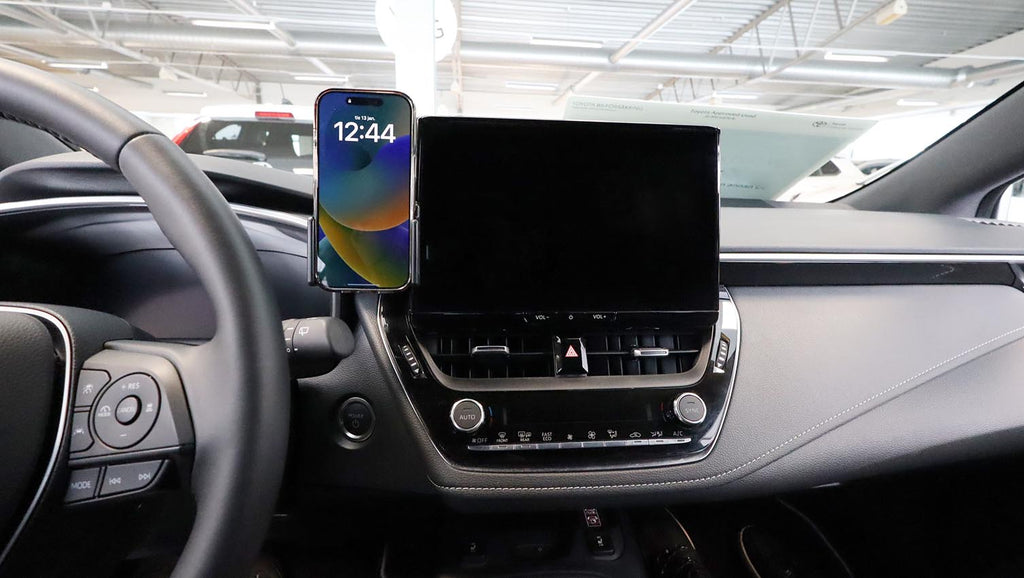 Brodit ProClip 855453 voor Suzuki Swace 2021-2024 en Toyota Corolla 2019-2026 - montagefoto 7