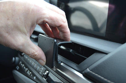 Brodit ProClip 855454 voor Lexus ES Series 2019-2021 - detail van dashboardmontage