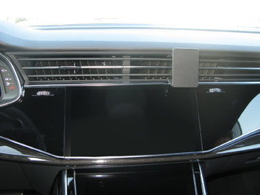 Brodit ProClip 855462 voor Audi Q8 2019-2026 en Audi Q7 2020-2026 - detail van dashboardmontage