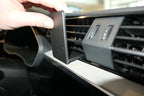 Brodit ProClip 855481 voor Audi Q3 2019-2025 - montagepositie op dashboard