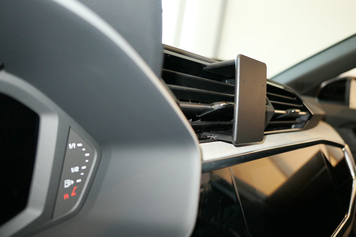 Brodit ProClip 855481 voor Audi Q3 2019-2025 - productfoto zwarte ABS montagebasis