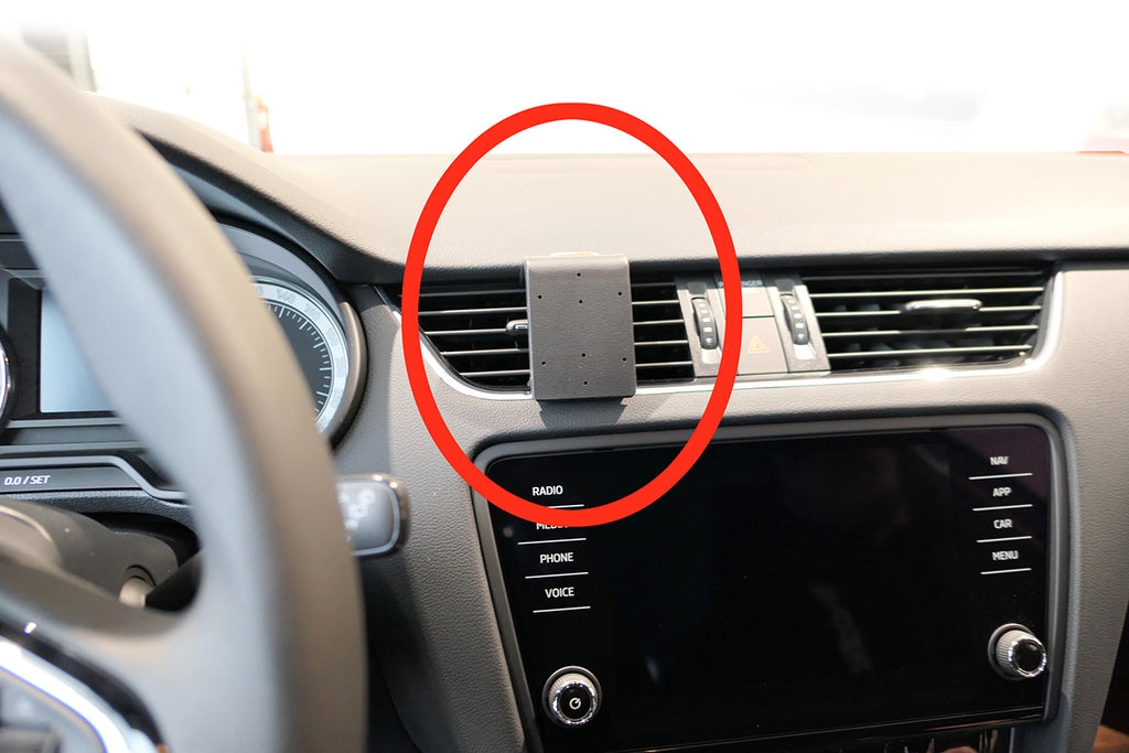 Brodit ProClip 855485 voor Skoda Octavia III 2018-2021 - productfoto zwarte ABS montagebasis