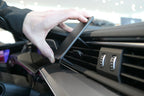 Brodit ProClip 855503 voor Audi Q8 e-tron 2024-2026 en Audi e-tron 2019-2023 - montagepositie op dashboard