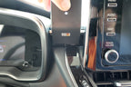 Brodit ProClip 855507 voor Suzuki Swace 2021-2024 en Toyota Corolla 2019-2022 - montagepositie op dashboard