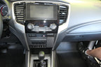 Brodit ProClip 855523 voor Mitsubishi L200 2020-2024 - detail van dashboardmontage
