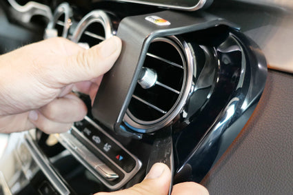 Brodit ProClip 855535 voor Mercedes Benz GLC-Class 2016-2019 - detail van dashboardmontage