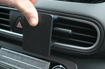 Brodit ProClip 855552 voor Hyundai Kona Electric 2019-2021 - detail van dashboardmontage